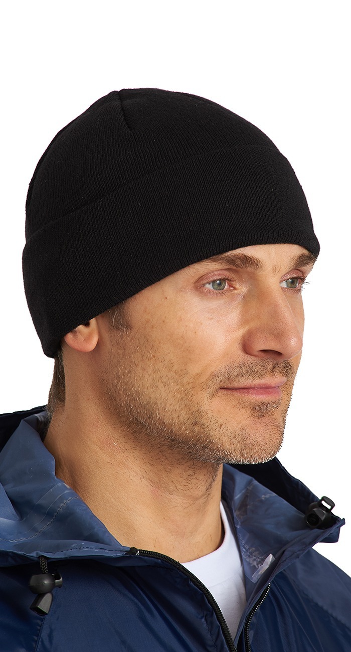 Шапка черная трикотажная на флисе класс 12