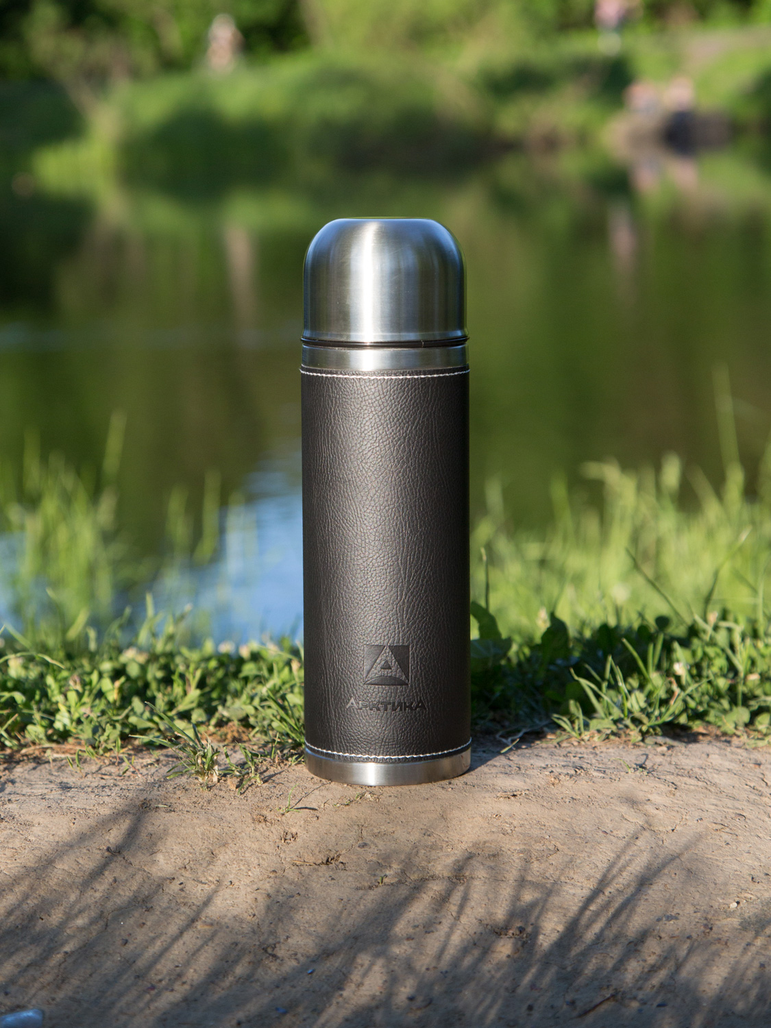 Термос бытовой, вакуумный, питьевой, в кожаной оплетке, чёрный, тм "Арктика", 1000 мл, арт. 108-1000