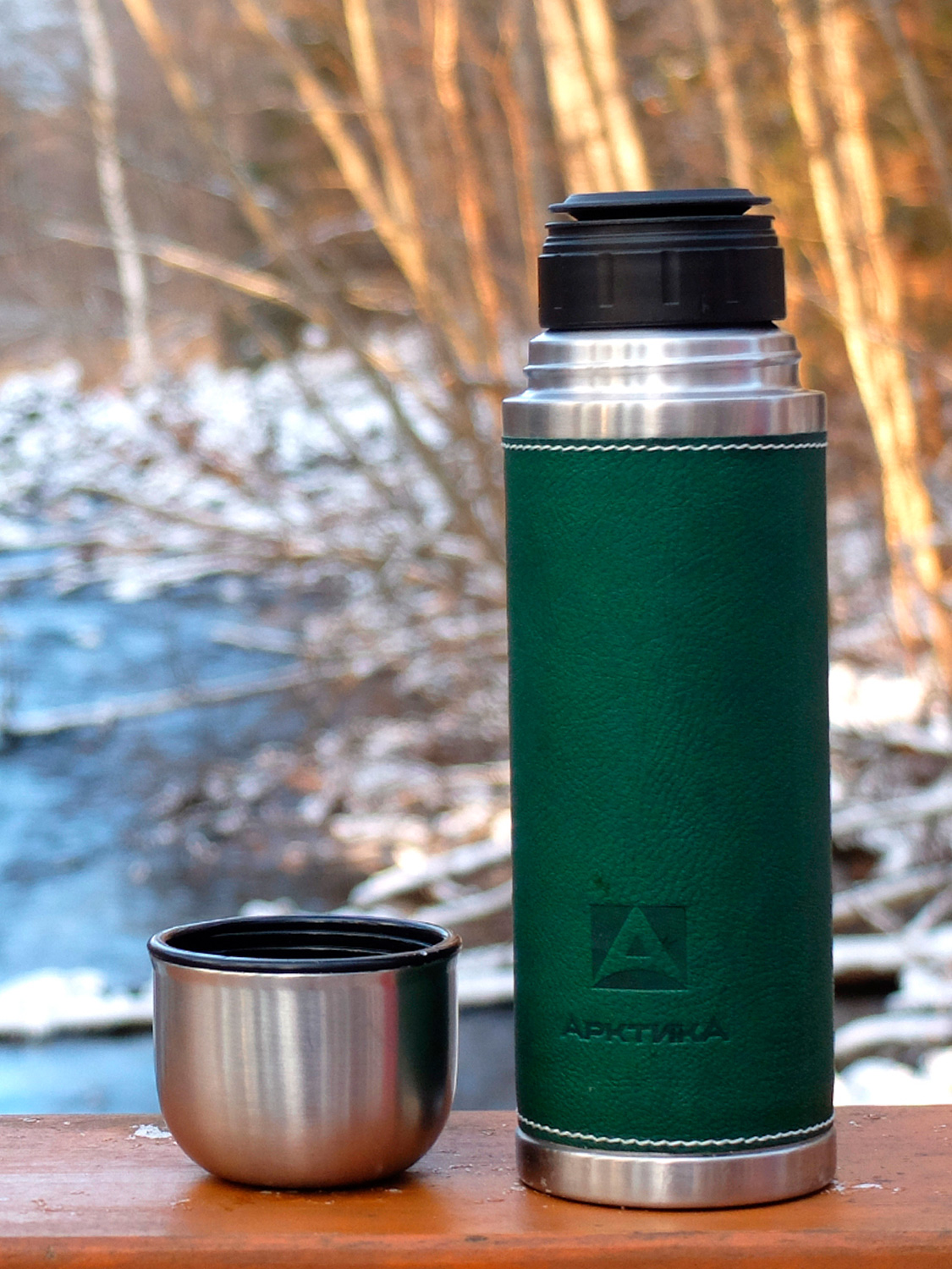 Термос бытовой, вакуумный, питьевой, в кожаной оплетке, зелёный, тм "Арктика", 1000 мл, арт. 108-1000