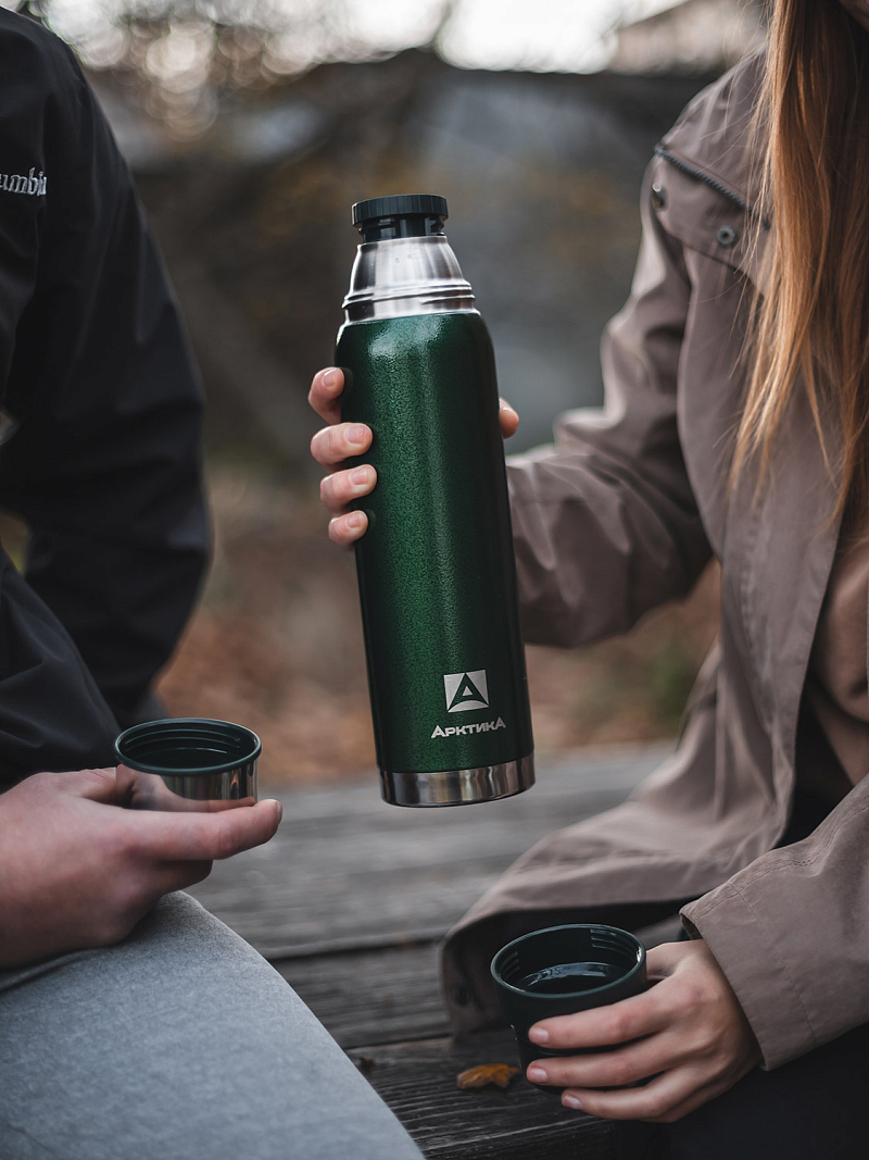 Термос бытовой, вакуумный (для напитков), тм "Арктика", 500 мл, арт. 106-500С с ситечком (зелёный)